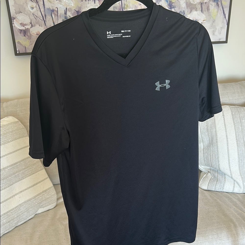 Under Armour Women's Black V-Neck Shirt